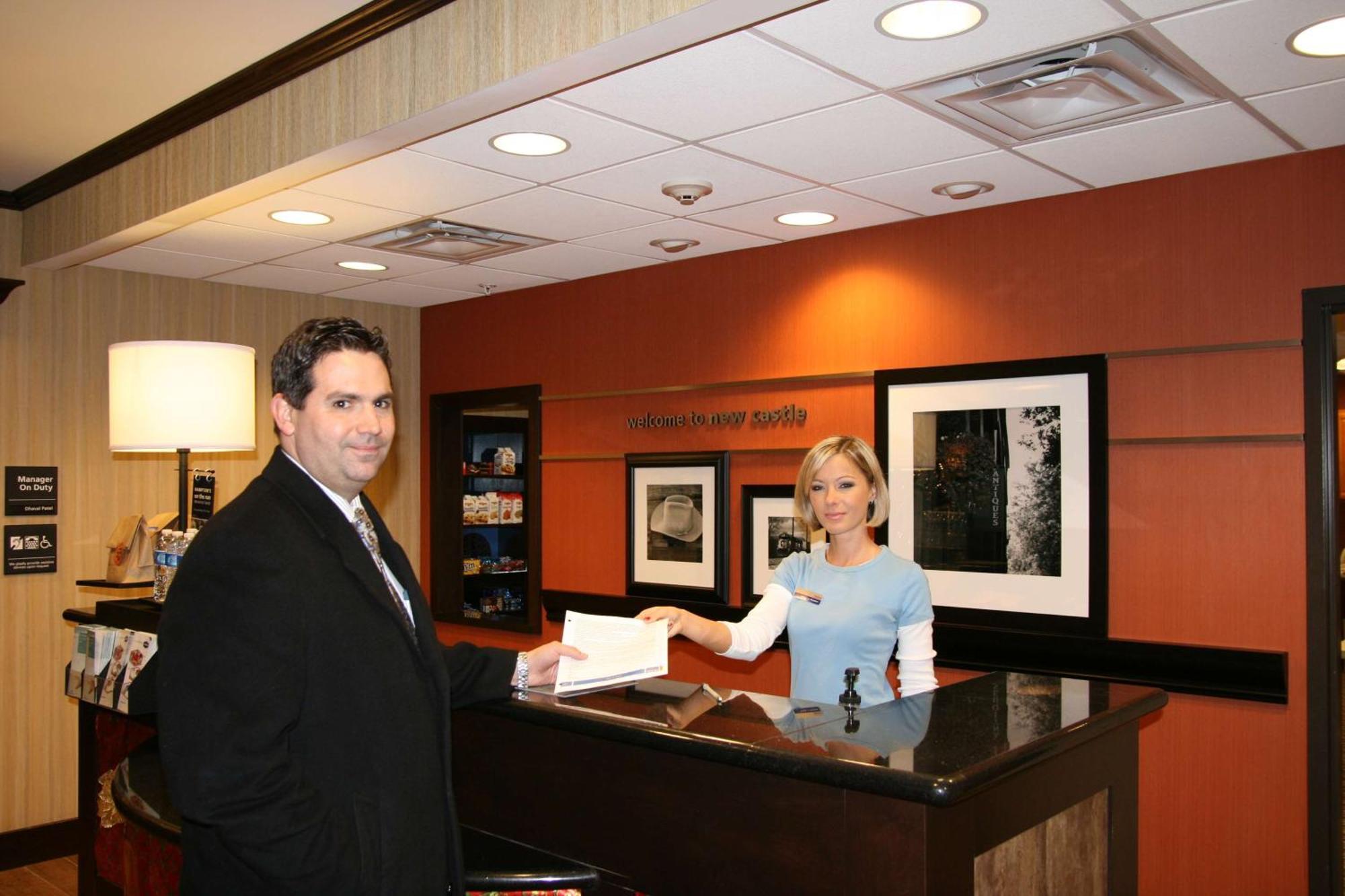 Hampton Inn & Suites New Castle, Pa Interior photo