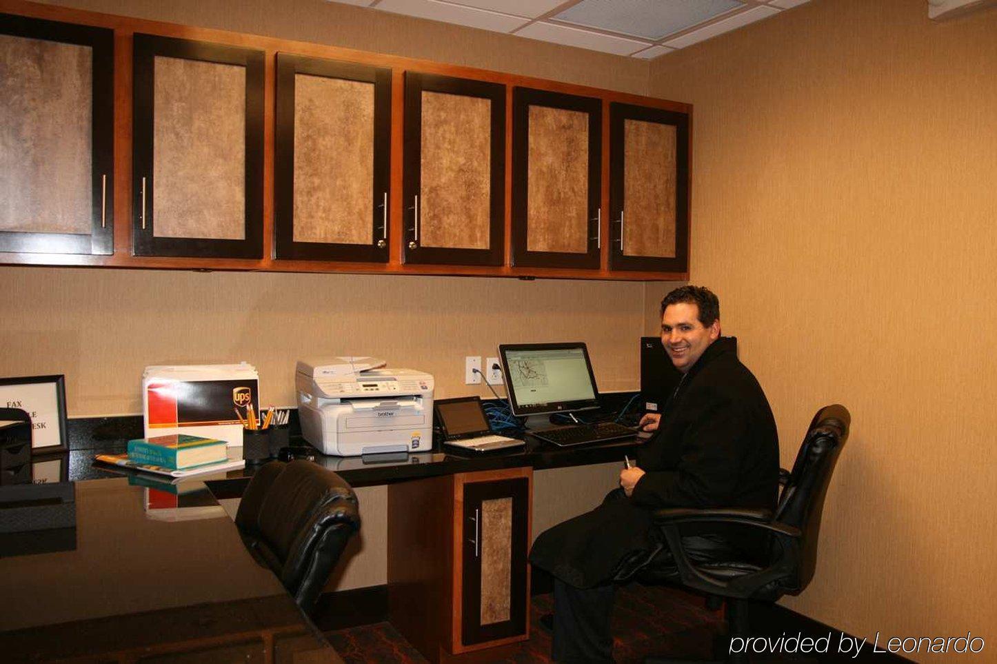 Hampton Inn & Suites New Castle, Pa Facilities photo