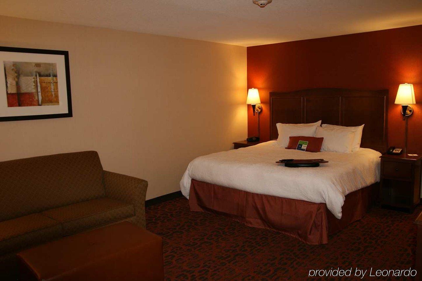 Hampton Inn & Suites New Castle, Pa Room photo